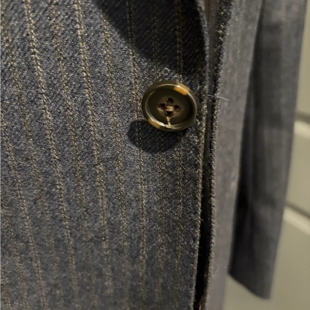 Elegant Charcoal Grey Banana Republic Luxury Suit 100% Wool